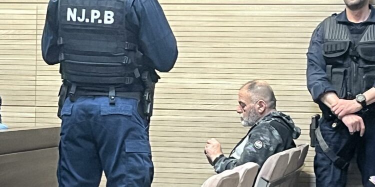 Ish-polici Shaqir Lutvija dënohet me 10 vjet burgim për krime lufte në Prizren.