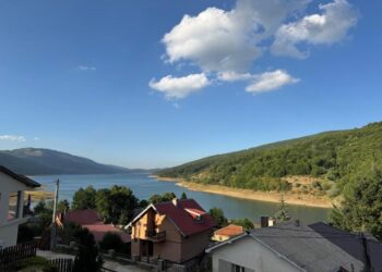 MMPHI paralajmëron aksione kundër uzurpimeve në Batllavë dhe Badovc, pas rrënimit të 16 vilave në Ujman.