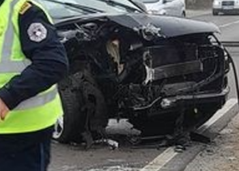 Përplasen dy vetura në Bellopojë të Istogut, katër persona përfundojnë të lënduar.