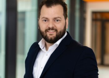 Alban Krasniqi e quan “vrasës” Përparim Ramën në një koment në Facebook.