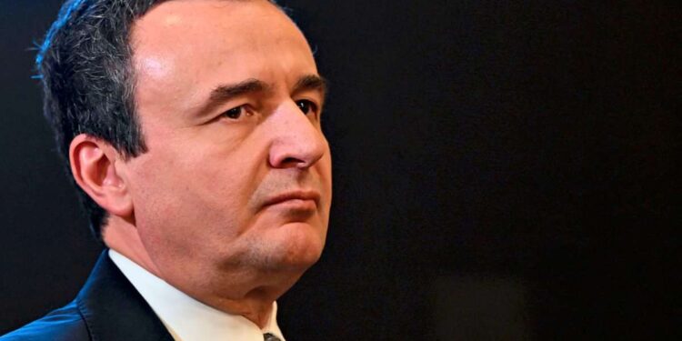 Kurti kërkon nga KGJK të vendosë për lirimin e gjyqtarëve serbë nga detyra, pa koment për ndërkombëtarët.