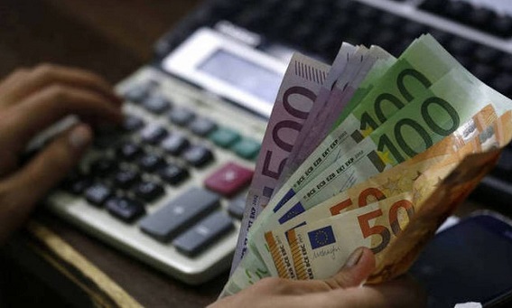 KREDITËT BËHEN MË TË SHTRENJTA: Bankat komerciale në Kosovë rrisin normat e interesit në 6.8%