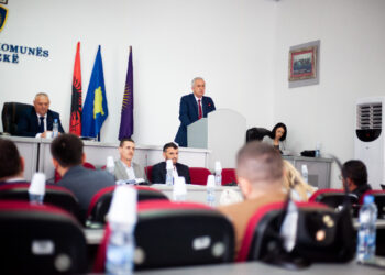 Komuna e Suharekës formon komisionet që do të vlerësojnë dëmet që shkaktoi stuhia e shiu.