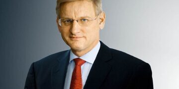 Carl Bildt: Skandaloze deklarata e ministres serbe për “spastrimin etnik” të Kosovës.