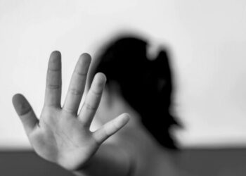 Rast i rëndë i dhunës në familje në Pejë: Djali dyshohet se rrahu nënën.