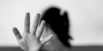Rast i rëndë i dhunës në familje në Pejë: Djali dyshohet se rrahu nënën.