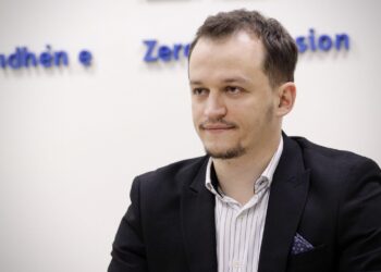 Cakolli: Kosova s’mund të mbetet pafundësisht me ushtrues detyre në postin e Presidentit.