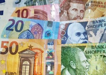 Projektligji i ri parashikon euron si monedhë zyrtare të Shqipërisë pas anëtarësimit në BE