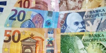 Projektligji i ri parashikon euron si monedhë zyrtare të Shqipërisë pas anëtarësimit në BE