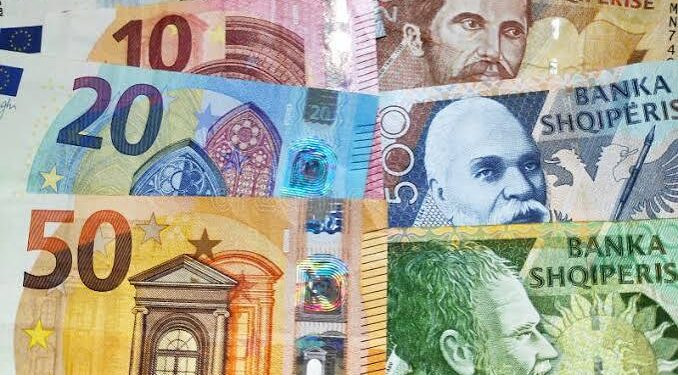 Projektligji i ri parashikon euron si monedhë zyrtare të Shqipërisë pas anëtarësimit në BE