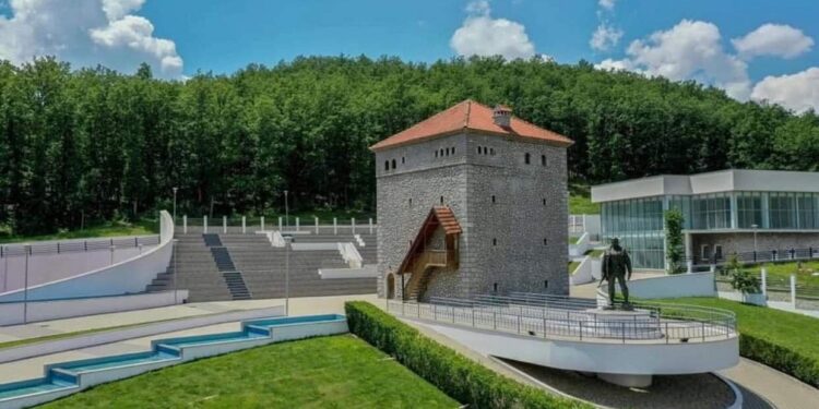 Dëmtohet objekti në Kompleksin Memorial “Zahir Pajaziti”, rasti nën hetime.