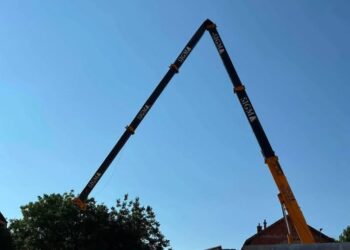 Tre persona ndalohen pas rrëzimit të vinçit në Prishtinë, Prokuroria nis hetime për vdekjen e 26-vjeçarit