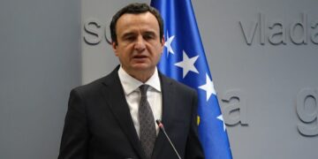 Thotë se po shkon në kryeministri, Kurti vazhdon t’i shmanget pyetjes për institucionet.