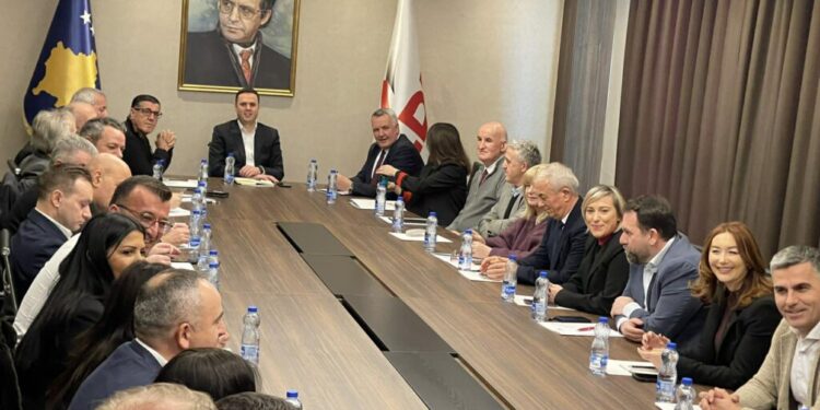 Zhvillim në LDK: Mblidhen 1/3 e nënshkrimeve për votimin e shkarkimit të Abdixhikut.