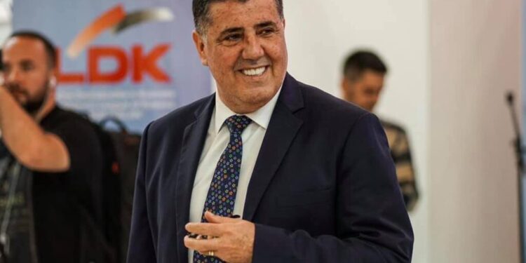 Haziri shmanget nga pozicionimi: Flet për historikun e partive, por jo për krahun që përkrah në LDK