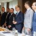 Kryeministri serb mbledh në drekë shtetet që nuk e njohin Kosovën.