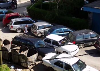 Aksion i gjerë në Prishtinë: Inspektohen 65 auto-parkingje, zbulohen shkelje të shumta.
