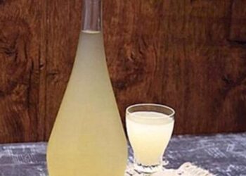 Pije me limon, hudhër dhe xhenxhefil – çfarë dihet për përfitimet e saj dhe çfarë duhet të keni parasysh?