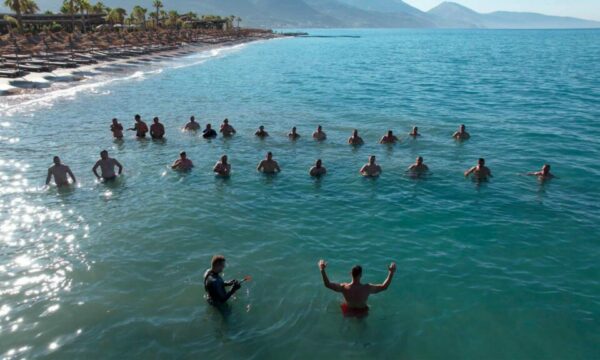 30 pjesëtarë të njësive speciale të Policisë së Kosovës trajnohen për kërkim-shpëtim në ujë dhe zhytje.