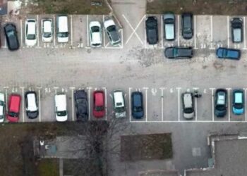 Skenderaj: Qytetarët duhet të rinovojnë kërkesat për parkingje.