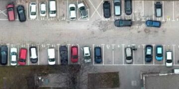 Skenderaj: Qytetarët duhet të rinovojnë kërkesat për parkingje.