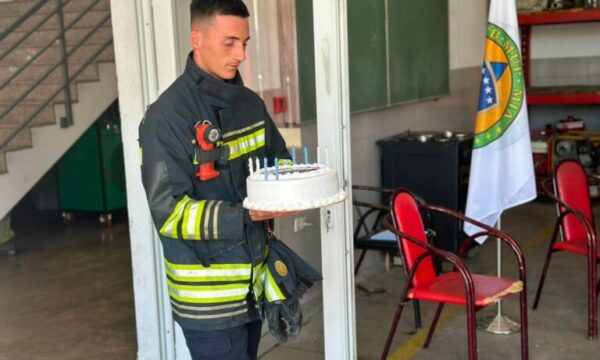 “Shqiptarët nuk harrojnë”: Festë në Prishtinë për ditëlindjen e Bill Clintonit.