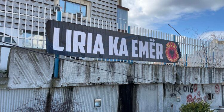 “Liria ka Emër” lanson “Orën e Pritjes” në Vushtrri: Mesazh në mbështetje të ish-krerëve të UÇK-së