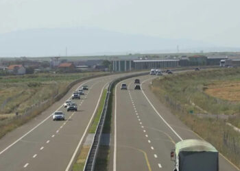 Kufizim në autostrada: Automjetet mbi 20 tonë nuk lejohen të qarkullojnë sot.
