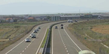 Kufizim në autostrada: Automjetet mbi 20 tonë nuk lejohen të qarkullojnë sot.