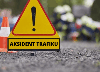 Aksident i rëndë në Gjakovë-Klinë: Dhjetë të lënduar pas përplasjes së dy veturave.