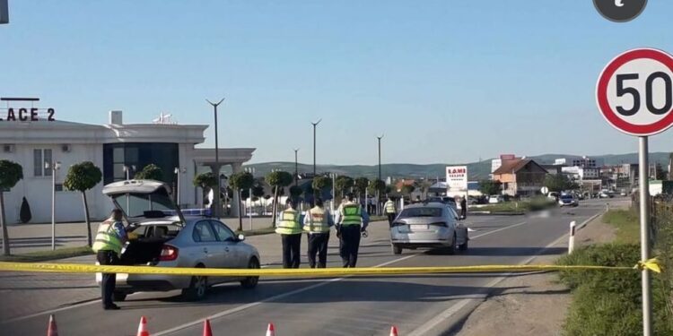 Tragjedi në Smrekonicë: 22 dhe 24 vjeç, këta dyshohet se janë viktimat e aksidentit të mbrëmshëm.
