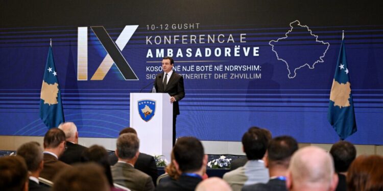 Kurti në Konferencën e 9-të të Ambasadorëve: Kosova synon diplomaci më aktive dhe rol më të madh ndërkombëtar
