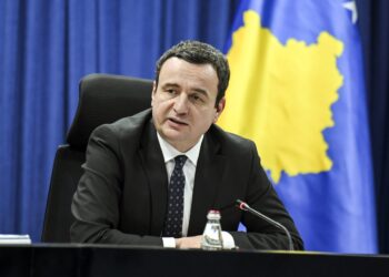 Kurti vendos gurthemelin e Parkut Industrial në Podujevë, shmang deklaratat për bllokadën politike.