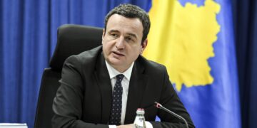 Kurti vendos gurthemelin e Parkut Industrial në Podujevë, shmang deklaratat për bllokadën politike.