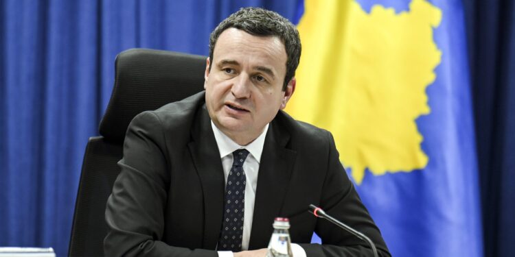 Kurti vendos gurthemelin e Parkut Industrial në Podujevë, shmang deklaratat për bllokadën politike.