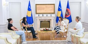 Donjeta Sadiku dekorohet me Medaljen Presidenciale të Meritave nga Haxhiu