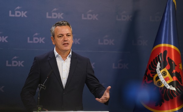 Gashi paralajmëron për përplasje fizike në Kuvend: LDK-së po i mungon pozicioni i qartë