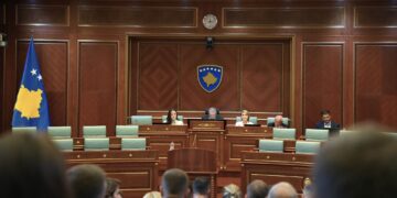 Dehari u bën thirrje partive për dialog: Pa marrëveshje politike rrezikohet përplasja në Kuvend