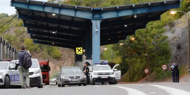 Kolona më e gjatë në Bërnjak, 500 metra – kjo është gjendja në kufijtë e Kosovës