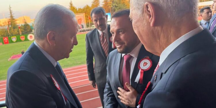 Maqedonci takohet me Erdoğan në Turqi, pesë kadetë nga Kosova diplomojnë në Akademinë Ushtarake