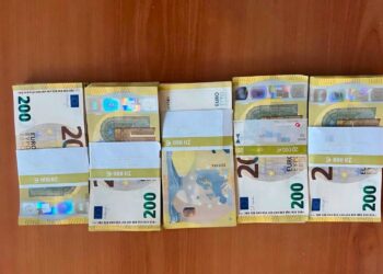 Parandalohen të futen në Kosovë 100 mijë euro të padeklaruara