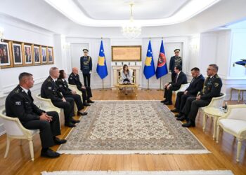 Tre gjeneralë të rinj në FSK, Haxhiu: Do t’i shërbeni me nder dhe dinjitet Republikës së Kosovës