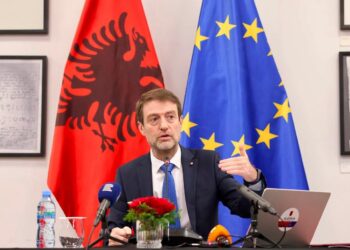 Hoxha reagon ndaj deklaratave të Spajiç: Shqipëria nuk mund të jetë pjesë e asnjë skenari destabilizues