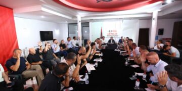 Kurti mbledh VV-në në Gjilan: “Situata” në fokus, mobilizim në çdo lagje e fshat