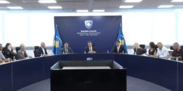 Kurti pret përfaqësues nga Lugina e Preshevës dhe Sanxhaku: Kosova do të vazhdojë mbështetjen për shqiptarët
