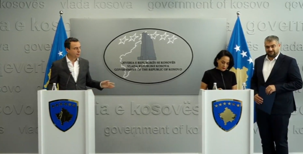 37 milionë euro për banim social në 21 komuna, Kurti: Mbështetja për familjet nuk është vetëm pagesë mujore