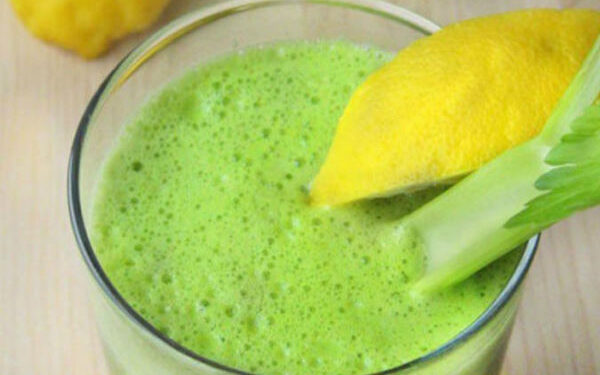 Pija që po bëhet virale para gjumit: A ndihmon vërtet limoni, kanella, uthulla dhe xhenxhefili në dobësim?