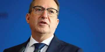 Gjermania paralajmëron për sulme hibride “çdo ditë”: Droni me eksploziv në Leipzig ngre alarmin