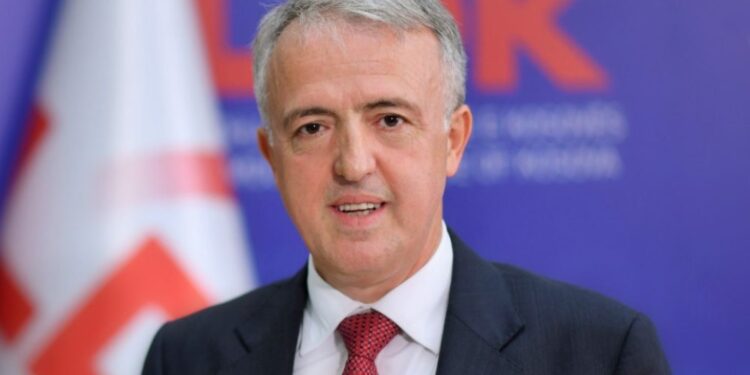 Hamiti: Kurti dhe VV-ja po e përmbysin kulturën politike e shtetërore të ndërtuar nga Rugova.