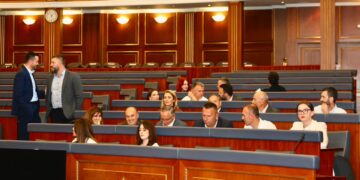 PDK kërkon sërish vazhdimin e seancës konstituive, deputetët mblidhen në Kuvend